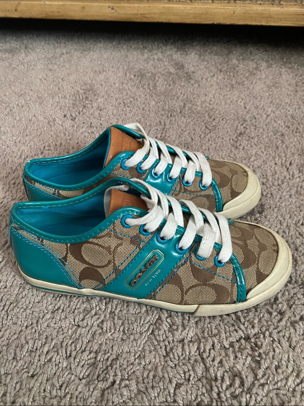 Coach Barrette Low Canvas Sneakers in Turquoise and Tan size 5 US